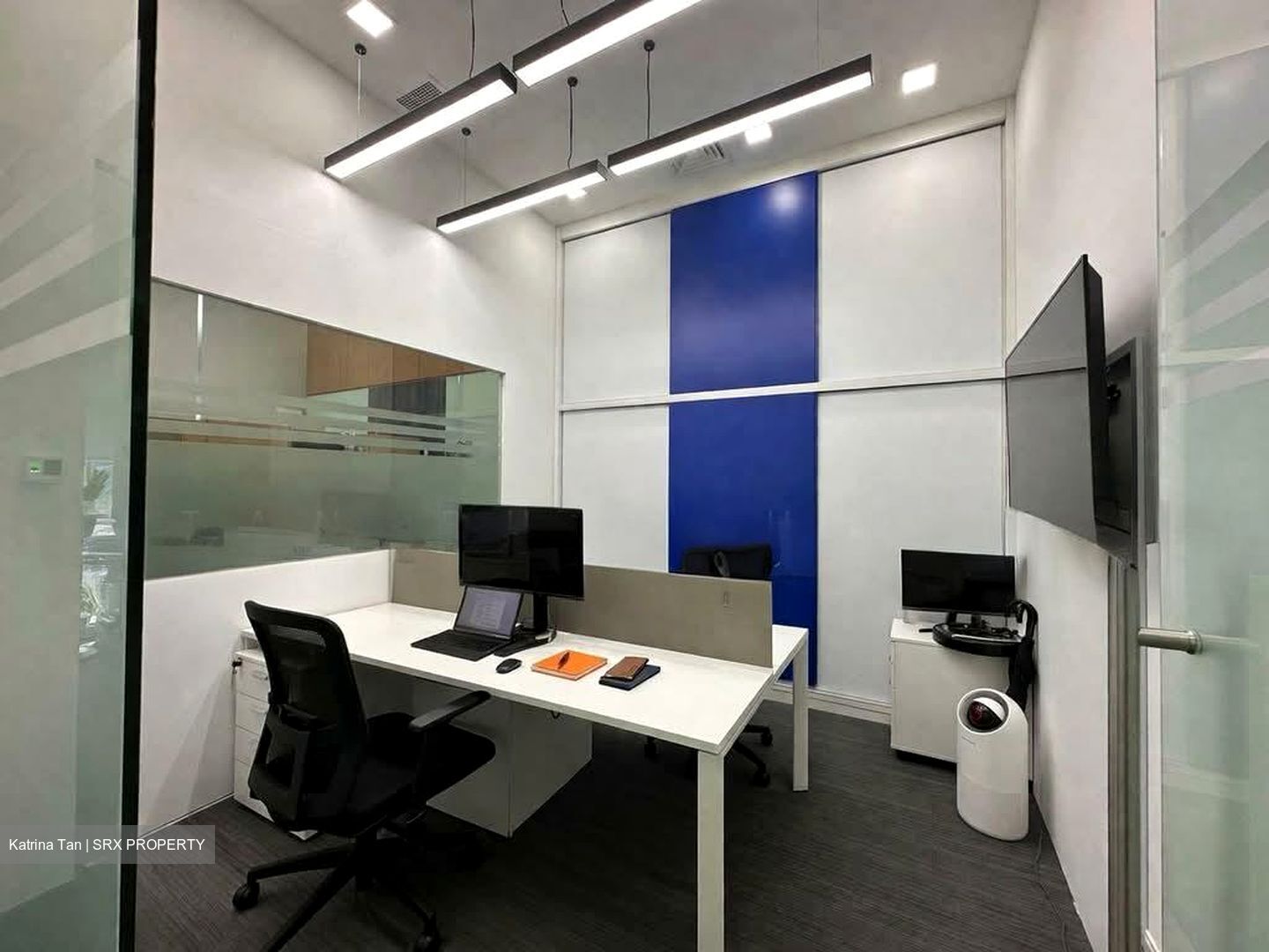 Sbf Center (D1), Office #572095651